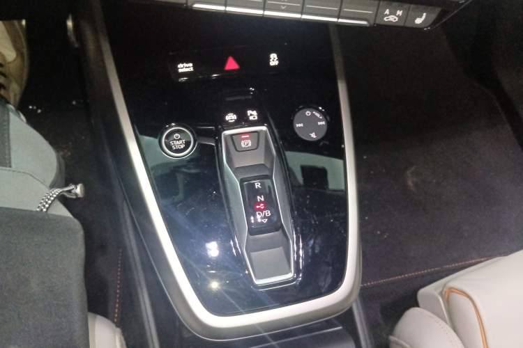 Used Audi Q5 e-tron 2023 40 e-tron Starry Edition Luxury Package Gear Lever