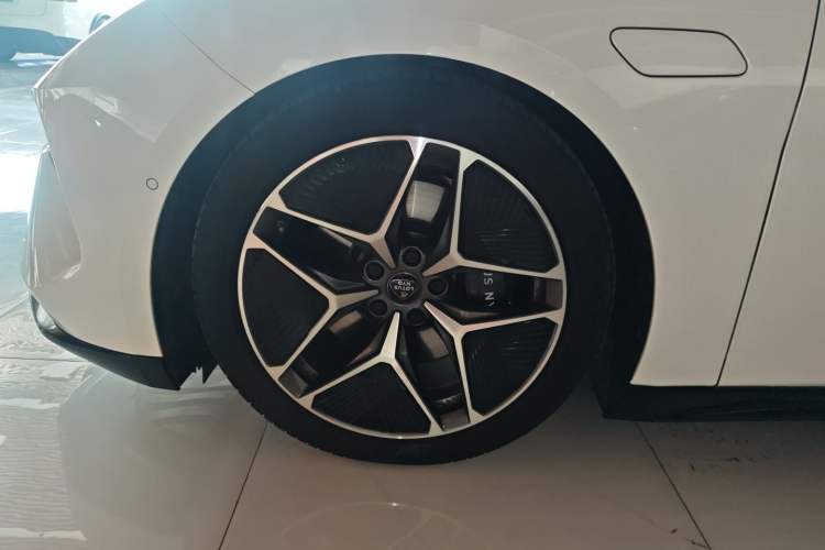 Used Lotus EMEYA 2024 EMEYA L+
