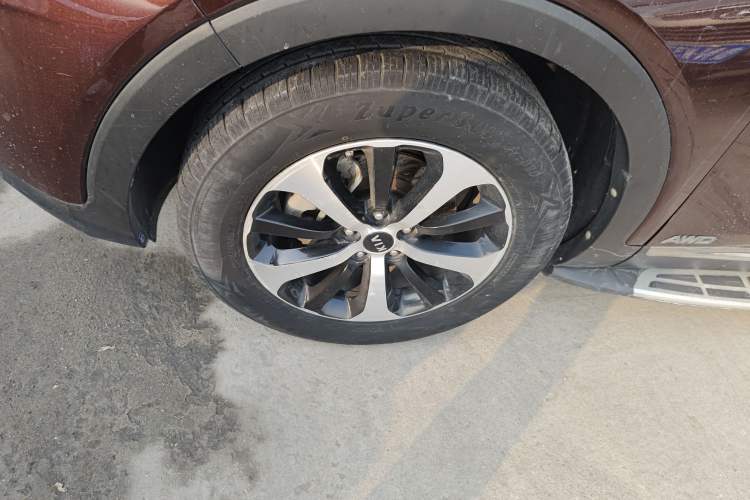 Used Kia Sorento 2015 Sorento L 2.4L Gasoline 4WD Elite Edition 5 Seats China V Emission Standard
