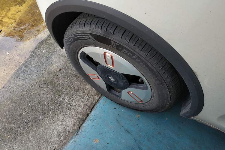 Used Baojun KiWi EV 2022 Designer Lite Edition Ternary Lithium Right Rear Wheel Hub