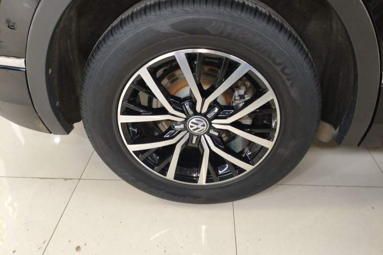 Used Volkswagen Tiguan L New Energy 2019 430 PHEV Hybrid Flagship Model Right Rear Wheel Hub