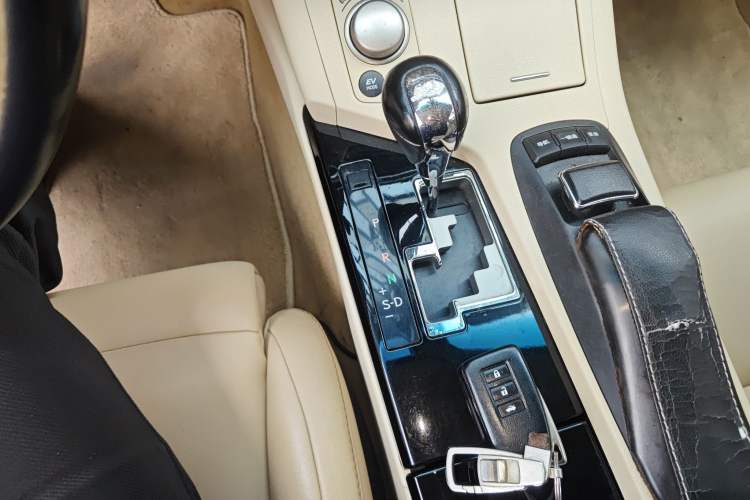 Used Lexus ES 2013 300h Elite Edition