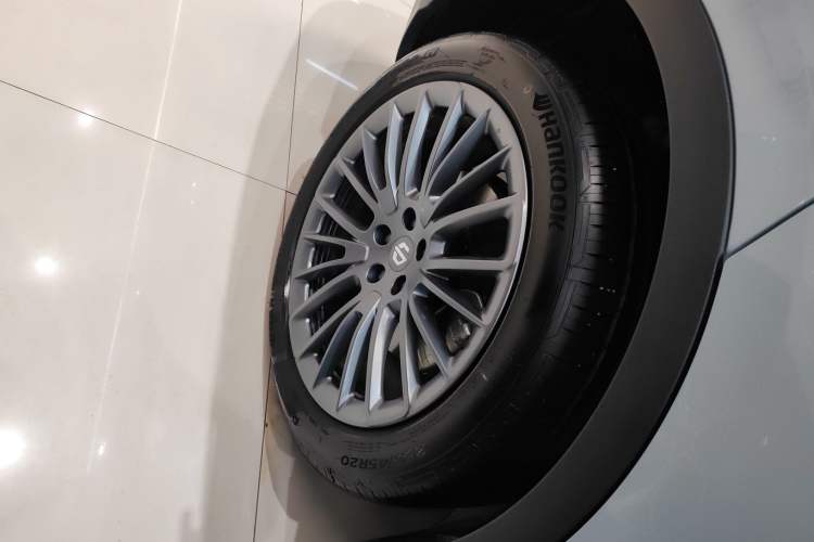 Used Leapmotor C11 2024 Range-Extended 300 Luxury Edition Right Rear Wheel Hub