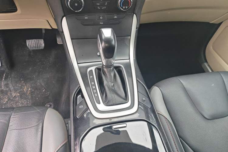 Used Ford Edge 2015 2.0T GTDi Two-Wheel-Drive Elite Edition