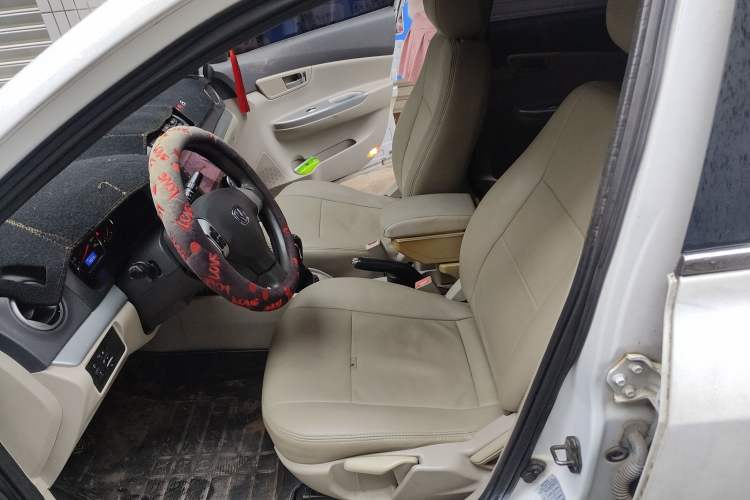 Used CHANGAN Alsvin V5 2012 1.5L Manual Dream Edition