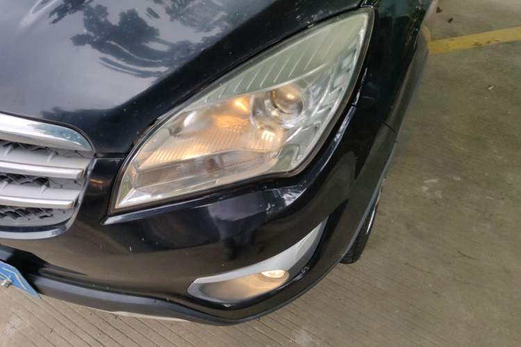 Used CHANGAN CS35 2015 1.6L Automatic Luxury Model China V Standard
