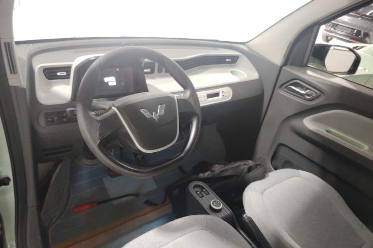 Used Wuling Hongguang MINIEV 2021 Macaron Fashion Edition Lithium-Ion Battery Center Console