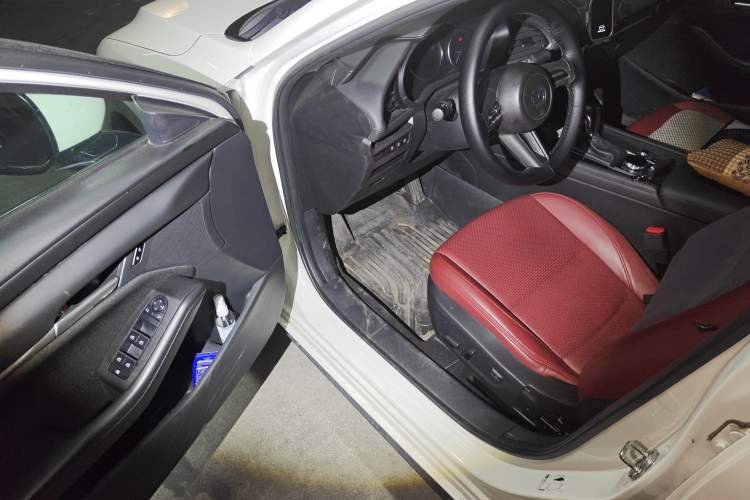 Used Mazda 3 Axela 2023 2.0L Automatic Zhiqing Edition
