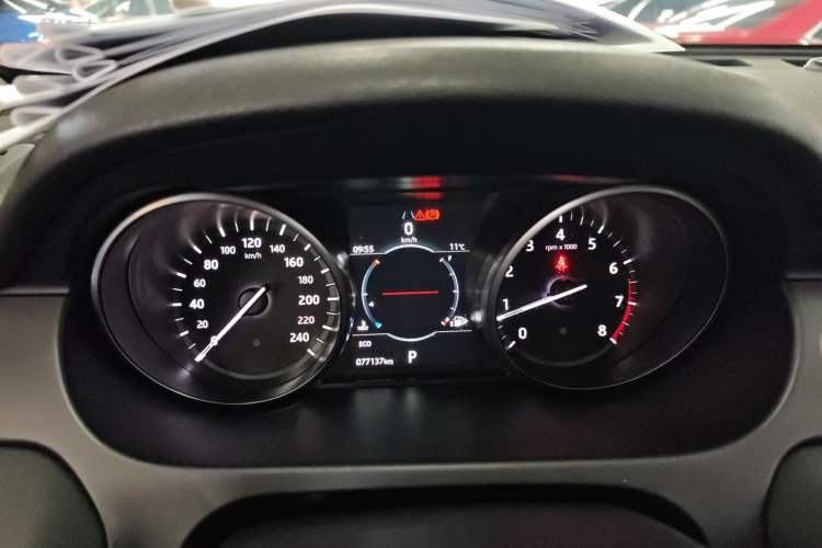 Used Land Rover Discovery Sport 2018 240 PS SE Version