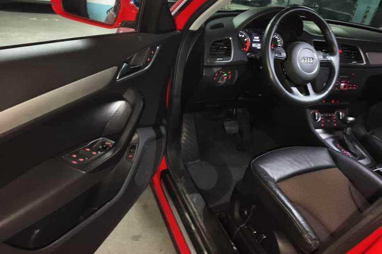 Used Audi Q3 2018 30th Anniversary Edition 30 TFSI Fashion Model Driver Seat