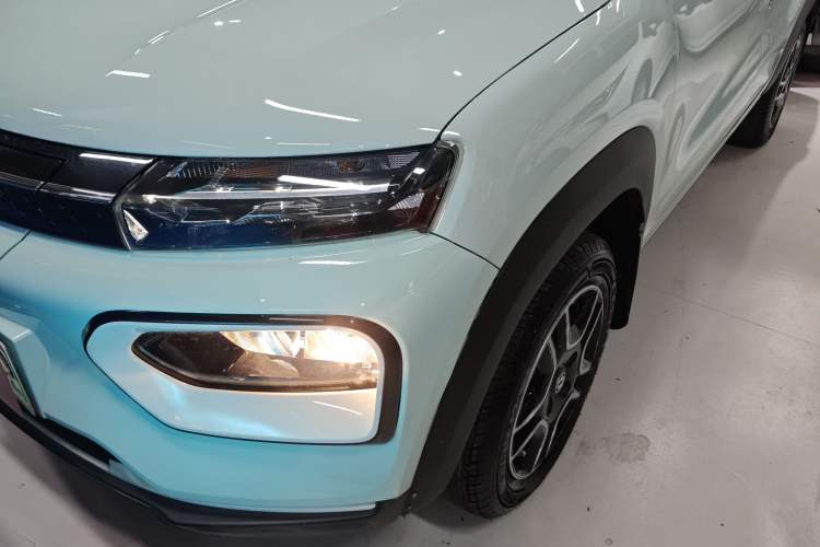 Used Dongfeng NAMMI BOX 2022 Revised Light Wind Edition 201 km Standard Version
