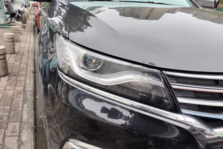 Used Roewe RX5 2016 Revised Version 20T Two-Wheel Drive Manual Transmission Luxury Edition
