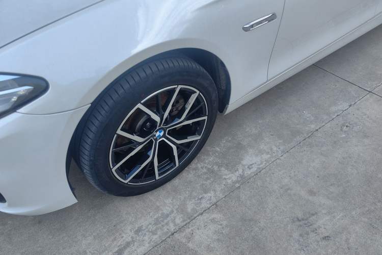 Used BMW 5 Series 2014 525Li Luxury Design Package Left Front Wheel Hub