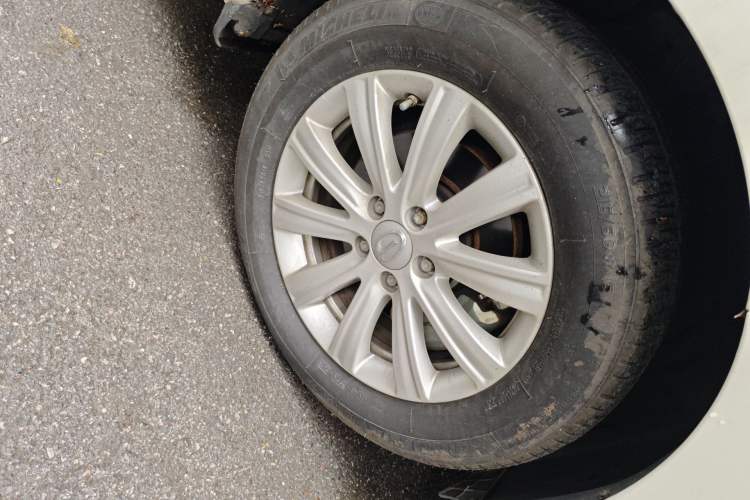 Used GAC Trumpchi M6 2021 PRO 270T Automatic Luxury Edition Right Front Wheel Hub