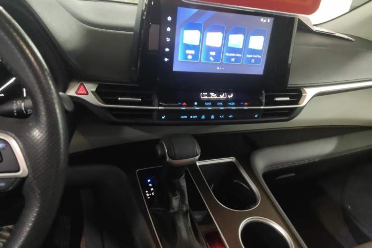 Used Toyota Sienna 2021 2.5L Hybrid Luxury Edition