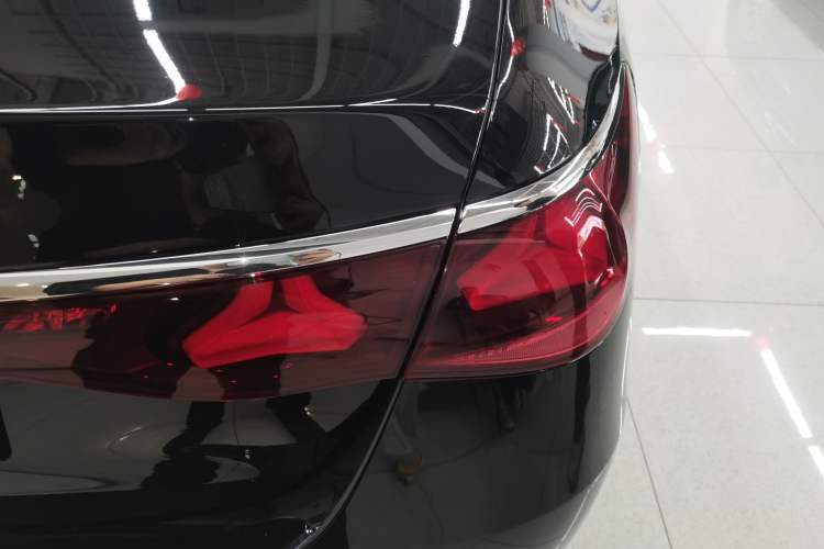 Used Mercedes-Benz E-Class 2024 Refresh E 300 L Stylish Edition Right Rear Taillight