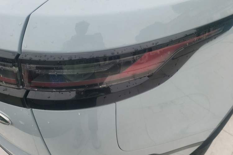 Used Land Rover Range Velar 2024 Dynamic SE Right Rear Taillight