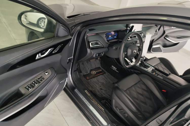 Used CHANGAN Ruicheng CC 2022 Blue Whale Edition 1.5T DCT Prestige Model
