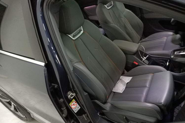 Used Audi Q4 e-tron 2022 40 e-tron Boundary Edition Right Front Seat