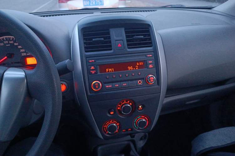 Used Nissan Sunny 2015 1.5XE Manual Master Edition Audio And AC Panel