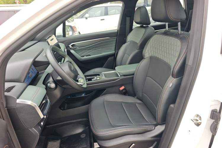 Used Geely Auto Haoyue L 2024 2.0T DCT Prestige Version Left Front Seat