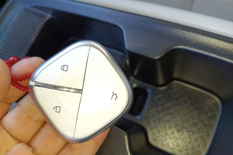 Used Wuling Bingo PLUS 2024 330 km Range Five-Seater Version