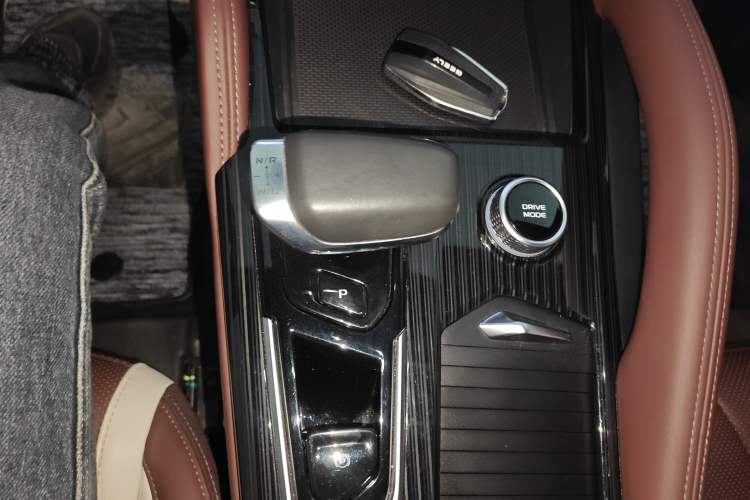 Used Geely Auto Monjaro L 2021 2.0TD DCT EVO Two-Wheel Drive Prestige Version
