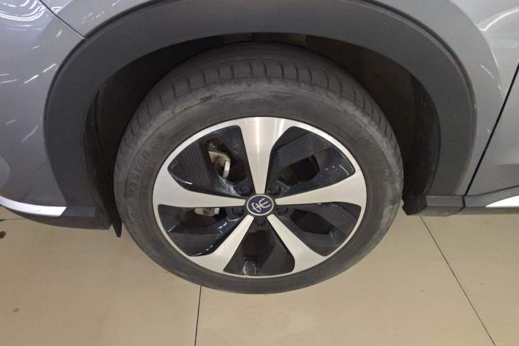 Used BYD Song PLUS New Energy 2021 DM-i 110KM Flagship Model Left Front Wheel Hub