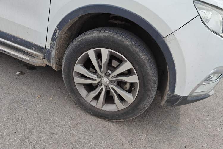 Used Geely Auto Emgrand X7 Sport 2016 2.0L Manual Smart Connect Version
