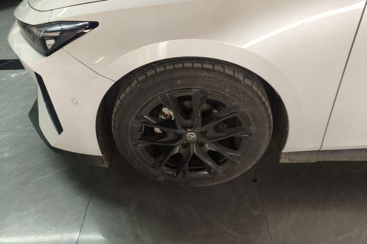 Used Changan UNI-V 2024 1.5T Smart Navigation Version