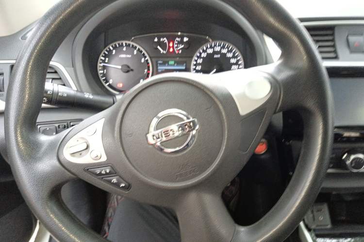 Used Nissan Sylphy 2016 1.6XV CVT Smart Enjoyment Version Steering Wheel