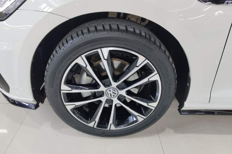 Used Volkswagen Golf 2018 280TSI Automatic R-Line Model
