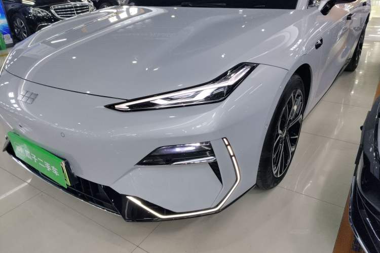 Used Geely Galaxy E8 2025 700 km Long-Range Intelligent Driving Version