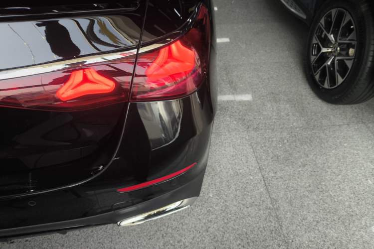 Used Mercedes-Benz E-Class 2025 Year Restyled E 260 Sport Edition Right Rear Taillight