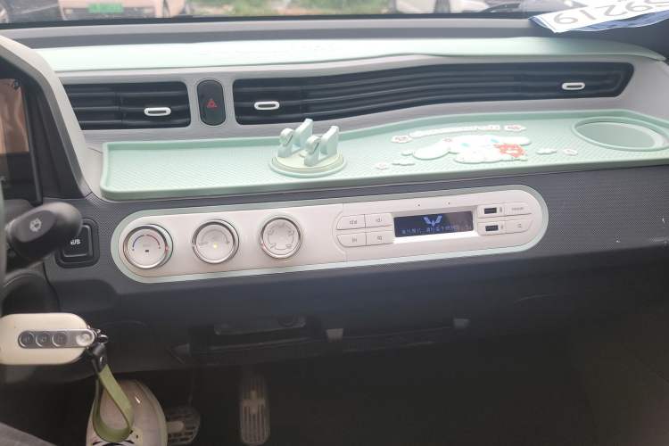 Used Wuling Hongguang MINIEV 2022 Macaron Premium Model – Lithium Iron Phosphate Audio And AC Panel