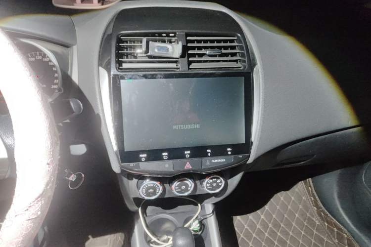 Used Mitsubishi ASX 2015 2.0L CVT Silk Road Commemorative Edition