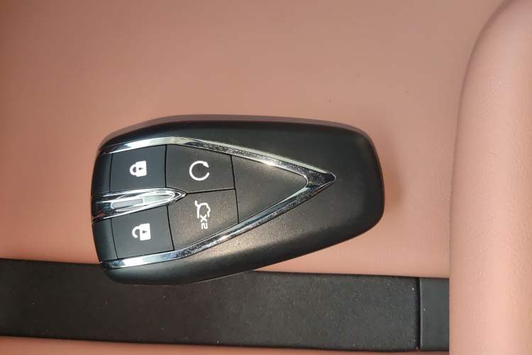 Used Changan UNI-Z New Energy 2025 Model, Smart New Blue Whale 125km Battleship+ Version
