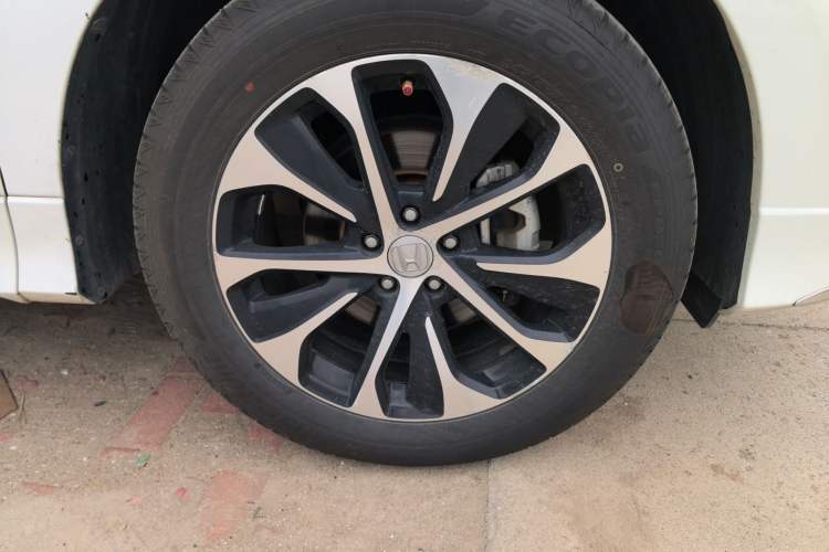 Used Honda Avancier 2017 240TURBO Two-Wheel Drive Premium Edition Right Front Wheel Hub