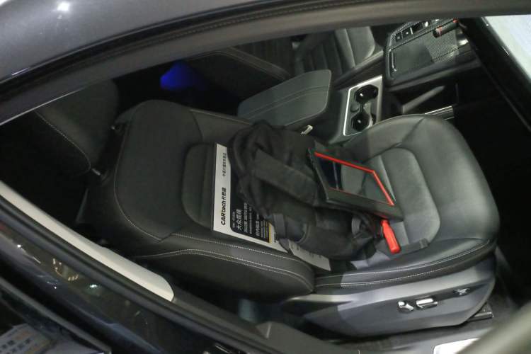 Used Volkswagen Talagon 2022 380TSI All-Wheel-Drive Luxury Prestige Pro 7-Seater Right Front Seat