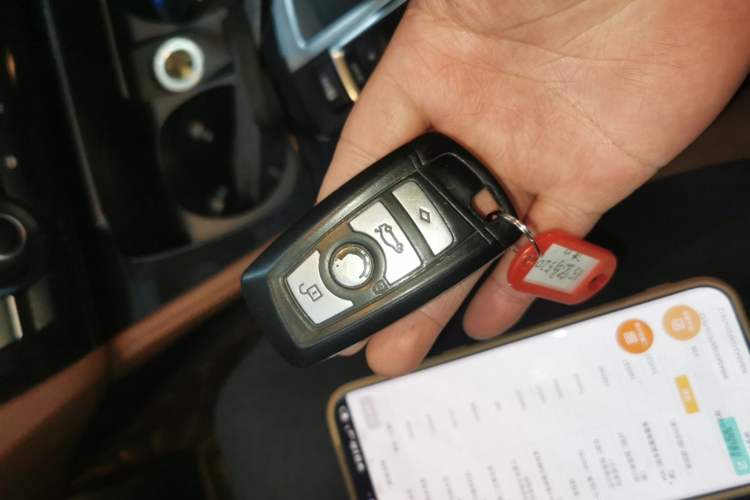 Used BMW 5 Series (Import) 2014 520i Elegant Edition
