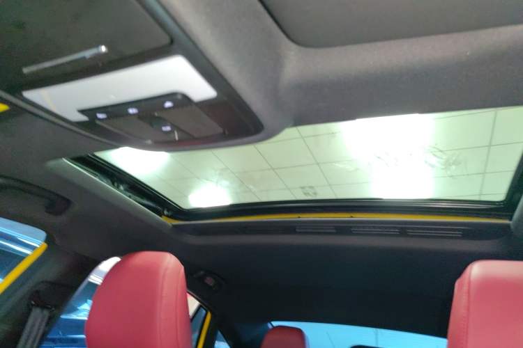 Used MG 5 2022 300TGI DCT Chao Yue Luxury Edition