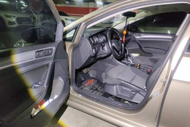 Used Volkswagen Golf 2019 280TSI DSG Comfort Version China V Standard Driver Seat