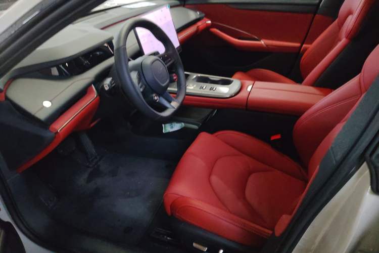 Used Xiaomi Auto SU7 2024 Rear-Drive Long-Range Intelligent Driving Version Left Front Seat