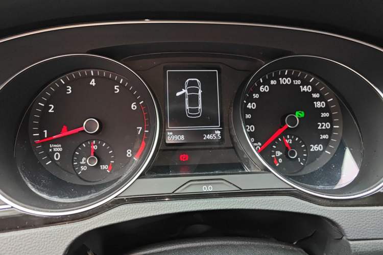 Used Volkswagen Magotan 2017 330TSI DSG Luxury Model Instrument Cluster