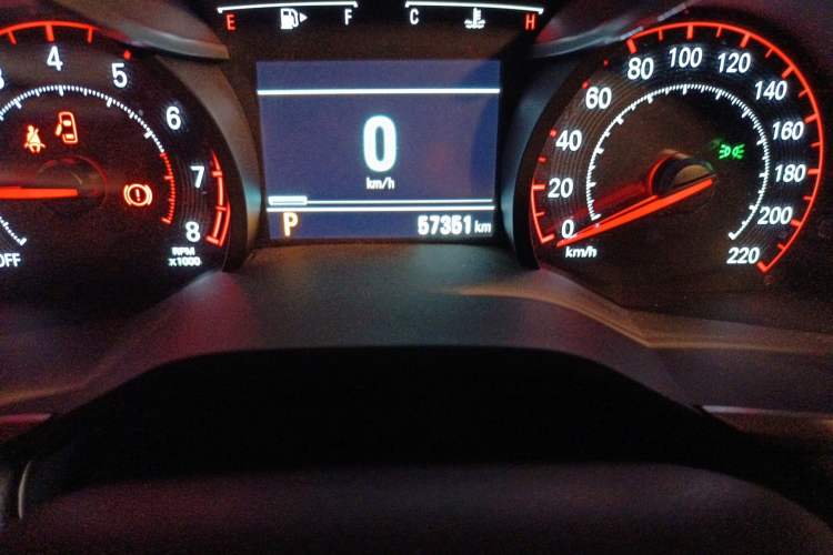 Used Chevrolet Monza 2020 Light Hybrid RS 330T Automatic Comfort Edition Odometer Close Up