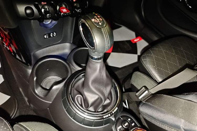 Used MINI MINI 2015 2.0T COOPER S Five-Door Edition