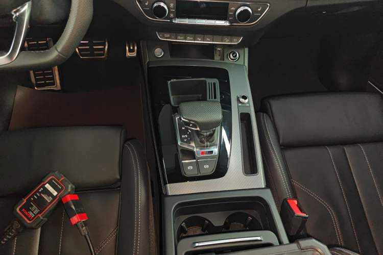 Used Audi Q5L 2024 45 TFSI Luxury Dynamic Model Gear Lever