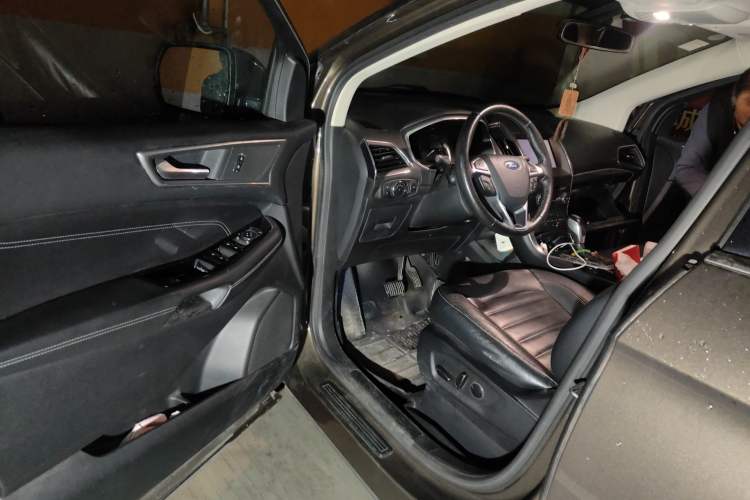 Used Ford Edge 2018 EcoBoost 245 Two-Wheel-Drive Titanium 7-Seater China V Standard Driver Seat