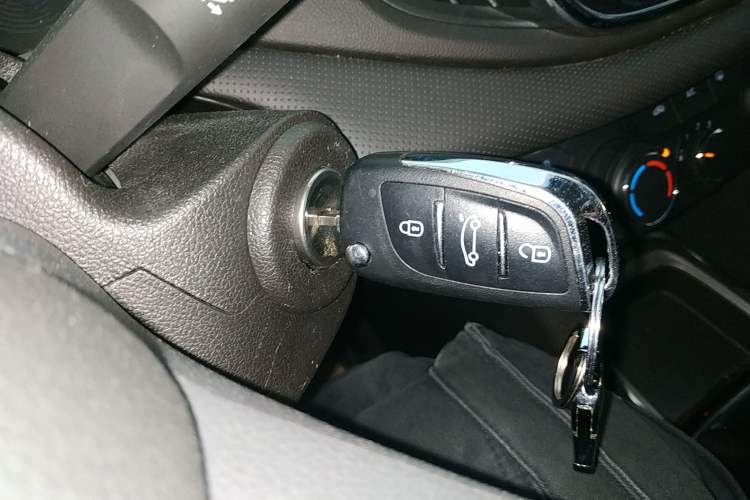 Used Chevrolet Monza 2020 Light Hybrid Redline 320T Dual-Clutch Joyful Edition