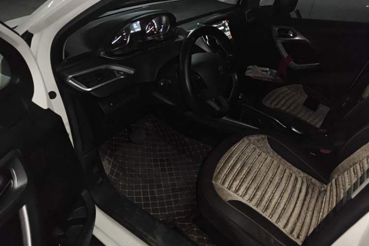 Used Peugeot 2008 2014 1.6L Automatic Fashion Edition
